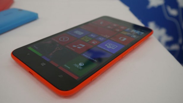 Nokia-Lumia-1320-6.jpg